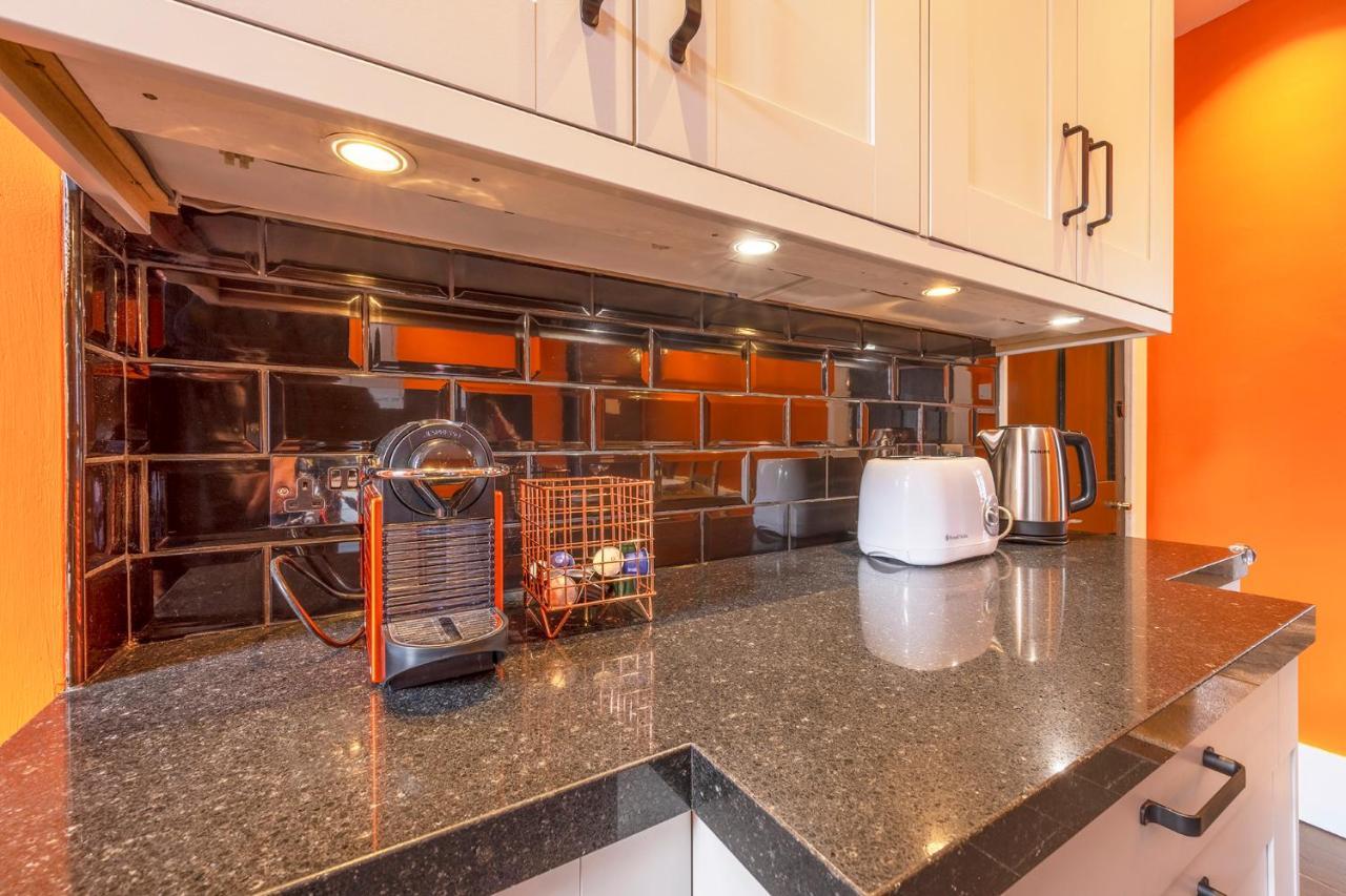 Luxury Central Home - Parking & Ev Point, Superking Bed Canterbury Bagian luar foto